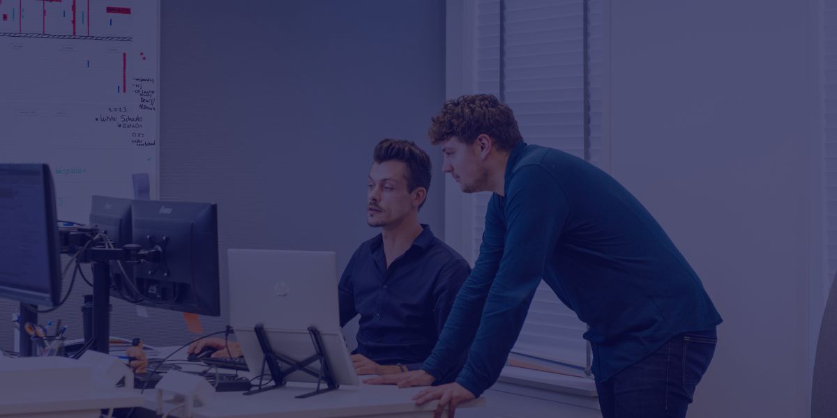 werkende mensen bij XCES. Specialist op het gebied van Azure Stack HCI